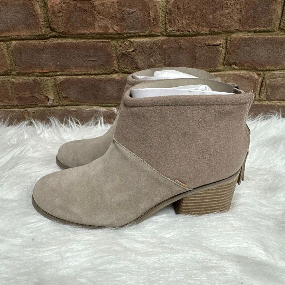 Toms Boots Womens 9.5 Lacy Ankle Bootie Beige Suede Side Zip Block Heels Casual